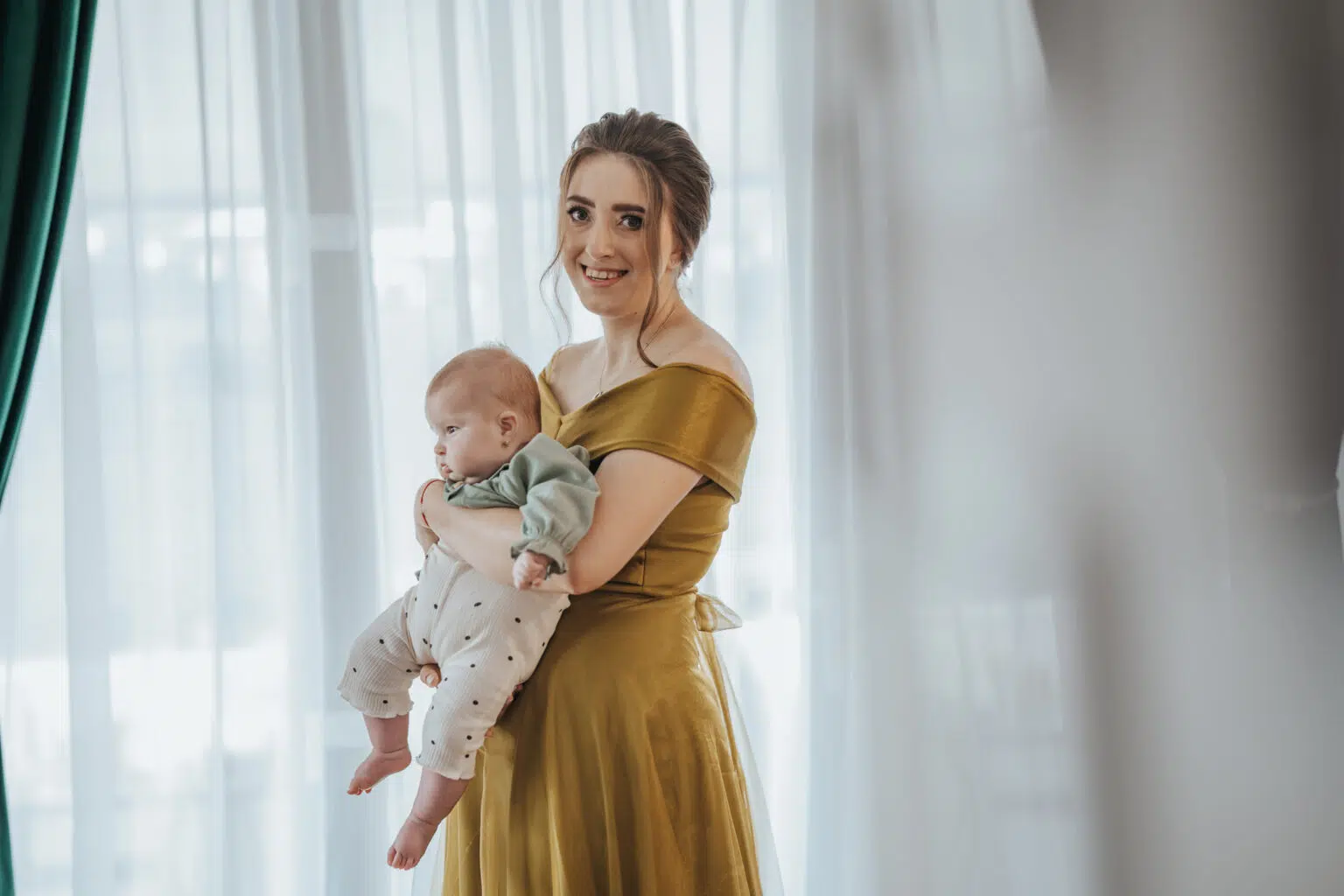 Olivia Ioana – imbratisari pline de har, fotografia 14